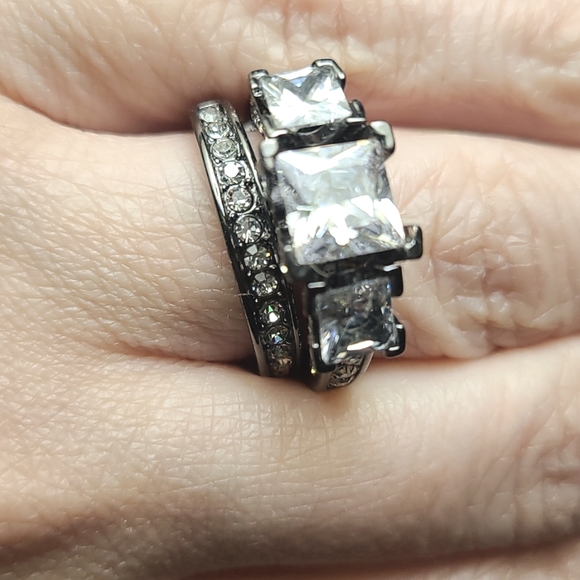 Wow! 6 Carat Grandiose CZ Black Ion Ring Set Sz 8 - Picture 2 of 6